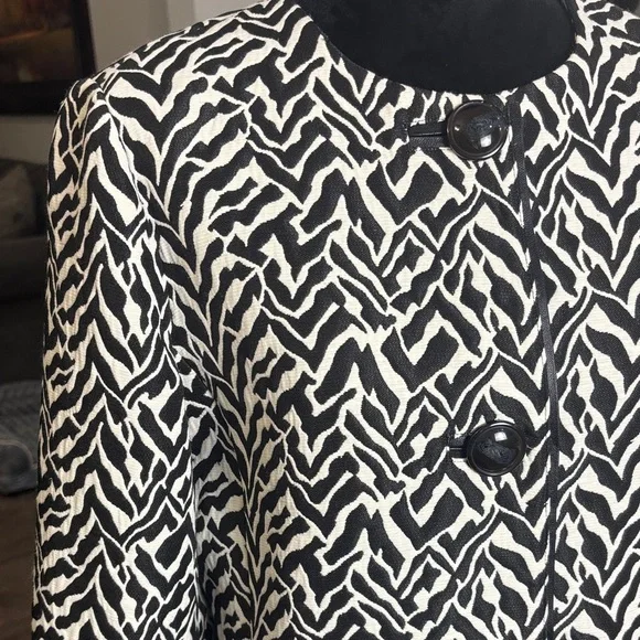 Chico's Black and White Patterned Blazer - Picture 4 of 8